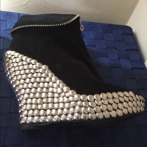 Black Jeffrey Campbell wedges.